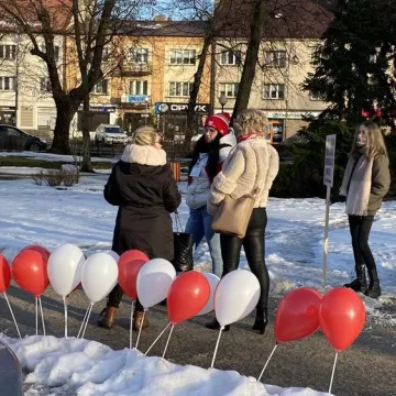 „Zjednoczeni dla Wolności” protestowali w Radomsku przeciwko rządowym obostrzeniom
