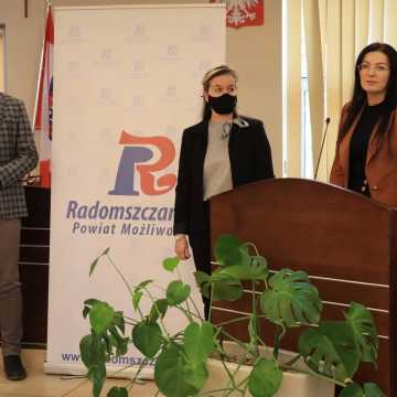Zarząd Powiatu Radomszczańskiego nagrodził sportowców i trenerów