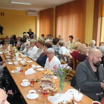 Emerytowani nauczyciele świętowali Dzień Edukacji Narodowej