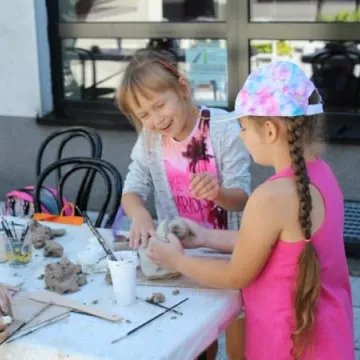 Ruszył maraton lepienia domków