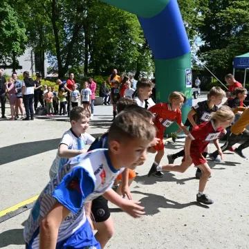 Bieg Unijny 2025. Ponad setka dzieci świętowała 21 lat w UE