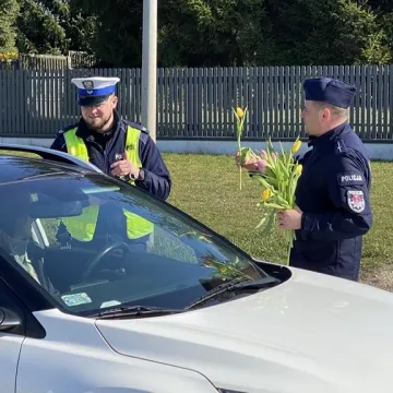 Kobieta za kierownicą łagodzi obyczaje, czyli Dzień Kobiet z radomszczańską policją
