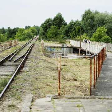 Bełchatów odzyska kolejowe połączenia pasażerskie z Łodzią. Została podpisana umowa