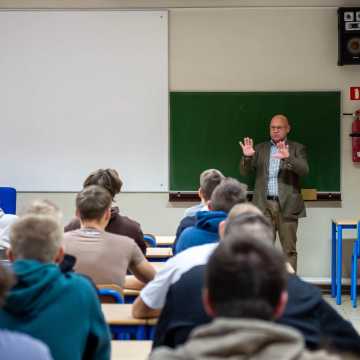 Odkryj swoją ścieżkę zawodową z Elektrykiem