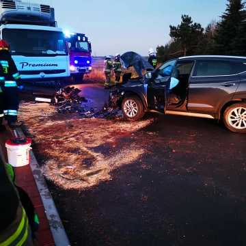Wypadek w Kamieńsku. 53-latek trafił do szpitala