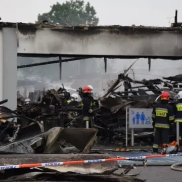 Pogorzelisko po markecie Lidl