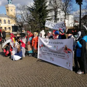 Ostatkowy korowód przeszedł ulicami Radomska
