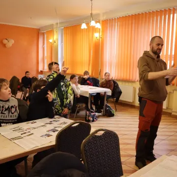 Wybrali się w podróż za jeden uśmiech...