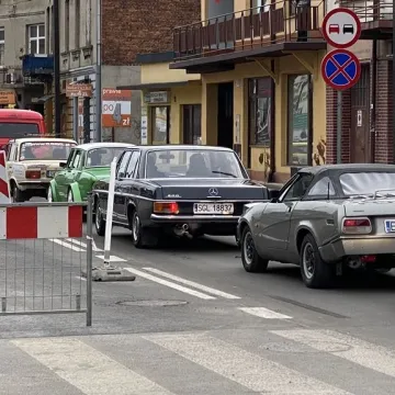 Zabytkowe pojazdy przejechały ulicami Radomska