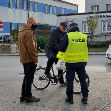 Bezpieczny powiat radomszczański. Kamizelki od policji i starostwa