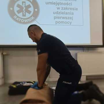 Szkolenie policjantów w Radomsku. Doskonalenie umiejętności interwencyjnych