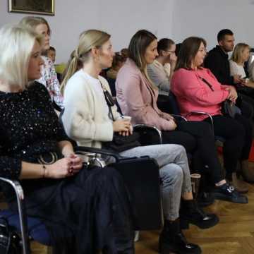 Przedszkolaki świętują Międzynarodowy Dzień Postaci z Bajek