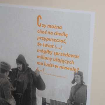 Dzień Żołnierzy Wyklętych w Radomsku. Wystawy w muzeum i bibliotece, MDK ze specjalną audycją