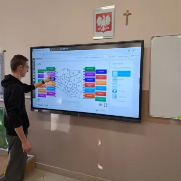 Mechanik pozyskał dwie tablice interaktywne 4K Ultra HD