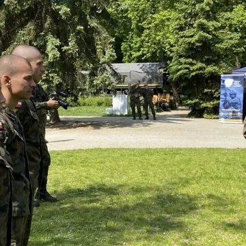 Żołnierze uczą w Radomsku kobiety podstaw samoobrony