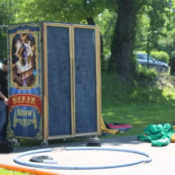 Barwny korowód z okazji Dnia Dziecka