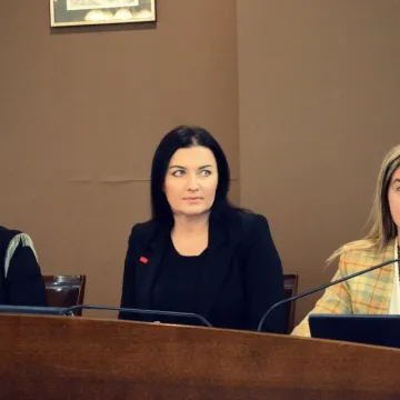 Radni zdecydowali: karetka pojedzie na Ukrainę. Będą też zmiany w statucie szpitala