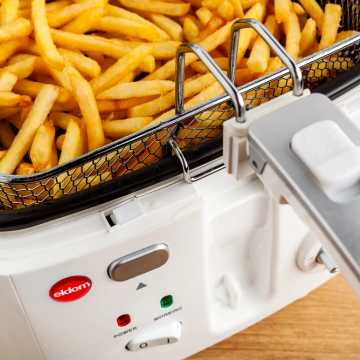 Frytkownica w Twojej kuchni: jak zacząć przygodę z domowymi frytkami?
