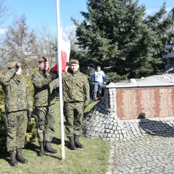 Cześć i chwała bohaterom!