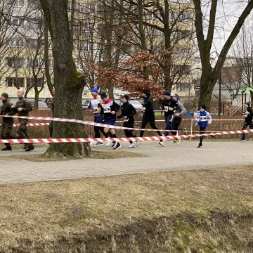 [WIDEO] Radomsko uczciło Żołnierzy Wyklętych biegiem Tropem Wilczym