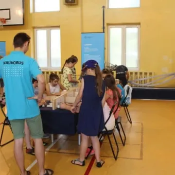 Naukobus odwiedził Publiczną Szkołę Podstawową nr 4 w Radomsku