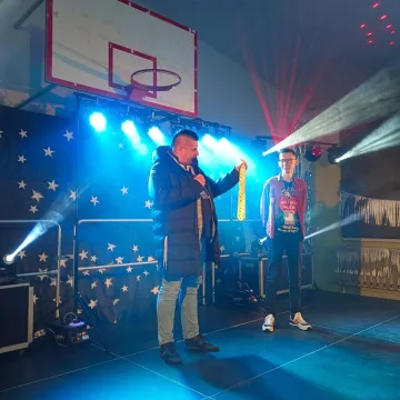 [WIDEO] 32. Finał WOŚP w Gomunicach. Na licytacji m.in. krawat wójta