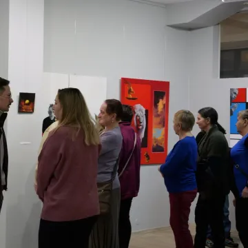 Wystawa Artura Wawrzkiewicza pt. „Ludzie (Nie) zwierzęta” w MDK