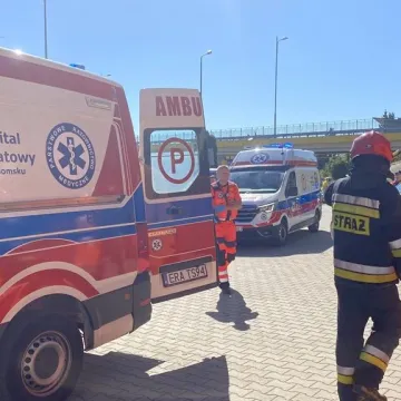 Ewakuacja ZSP 1 w Radomsku. Był pożar, strzały i osoby ranne