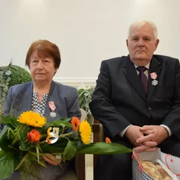 8 par obchodziło Złote Gody