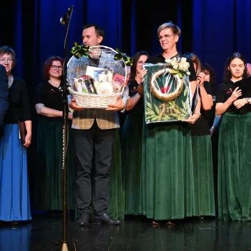 UTW „Wiem Więcej” zaprosił na benefis „Moniuszkowców”