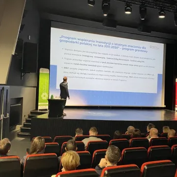 [WIDEO] Spotkania przedsiębiorców w Radomsku: Jak skorzystać z funduszy unijnych i rozwijać biznes