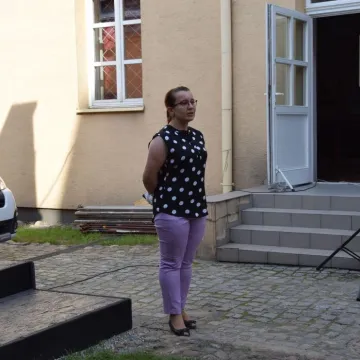 Koncert zespołu Impressja na dziedzińcu muzeum w Radomsku