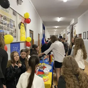 Dzień Owarty w II LO w Radomsku. Ósmoklasiści poznali szkołę od środka