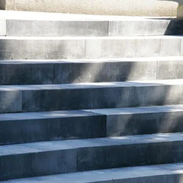 Zakończył się remont schodów wejściowych do MDK w Radomsku