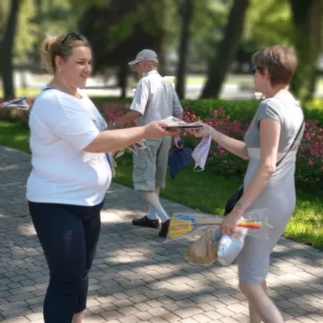 Przedwyborcza niedziela na targowisku w Radomsku