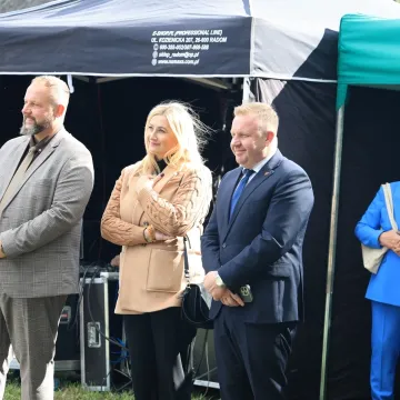 Lokalne tradycje w centrum uwagi podczas święta ziemniaka w Dmeninie