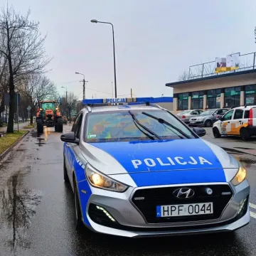 Kawalkada ciągników jedzie na Radomsko