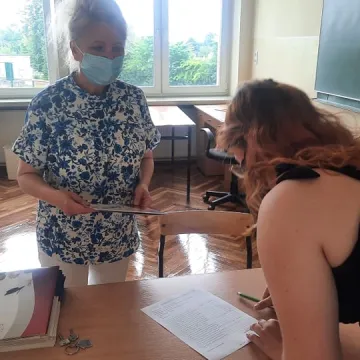 Maturzyści z I LO w Radomsku odbierali świadectwa dojrzałości