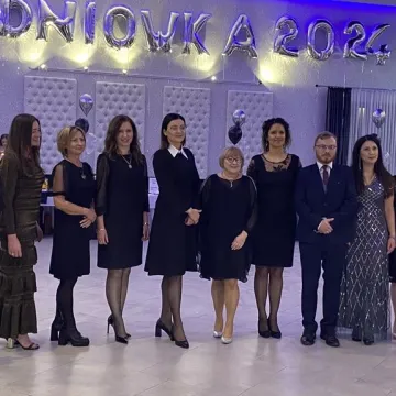 Szampańska zabawa studniówkowa ZSE w Radomsku