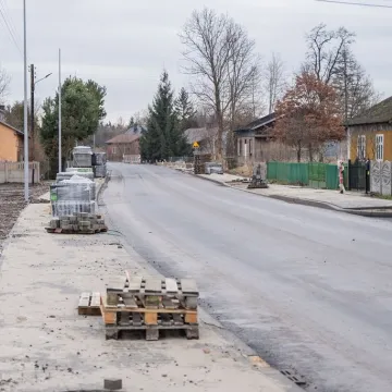Połączenie łódzkiego ze śląskim. Modernizacja drogi w Ciężkowicach w toku