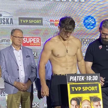 Ceremonia ważenia zawodników przed galą Korner Radomsko Boxing Night