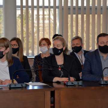 Samorządy wspólnie pomagają ofiarom wojny w Ukrainie