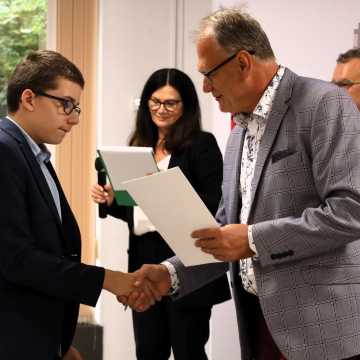 Prezydent Radomska wręczył stypendia naukowe oraz artystyczne