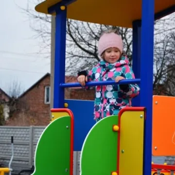 Nowy plac zabaw przy Przedborskiej 