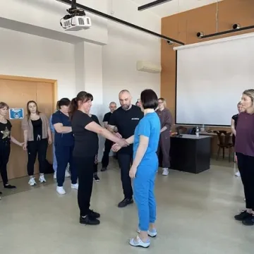 Pielęgniarki i położne ćwiczyły techniki samoobrony