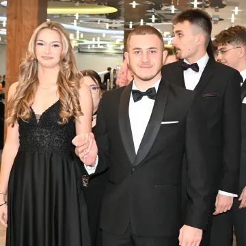 100 dni do matury. Studniówka ZSE-E w Radomsku