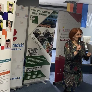 Recytowali wiersze w 3 językach w ZSDiOŚ w Radomsku