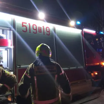 Pożar suchych traw na pograniczu dwóch województw