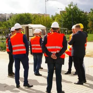 Radni wizytowali budowę nowego basenu w Radomsku