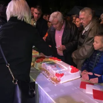 Tort i koncert na Święto Niepodległości